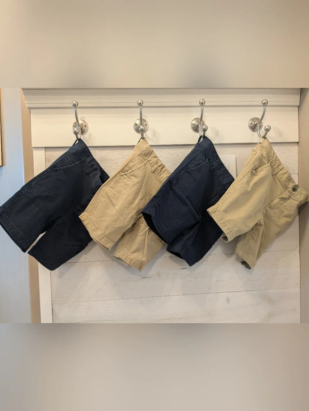 4️⃣ Children's Place Boy's Uniform Chino Shorts in Navy & Khaki; Size: 5